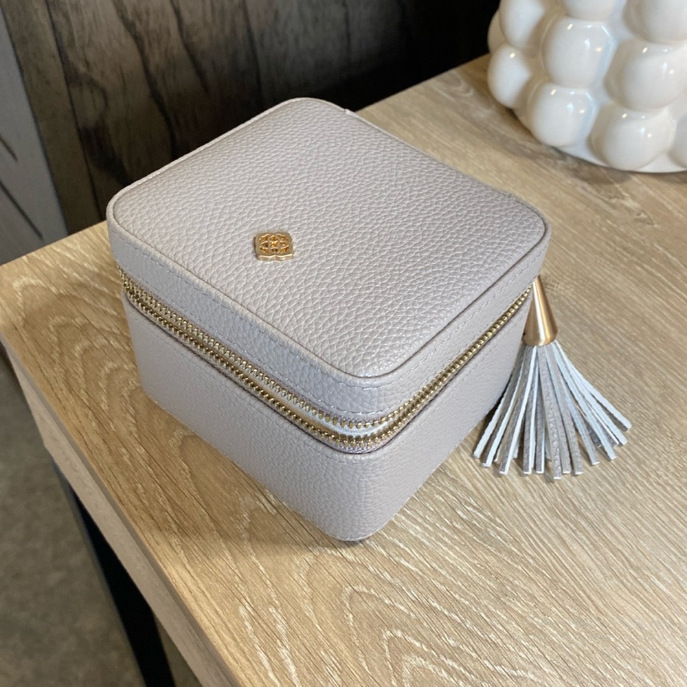 Kendra Scott Small Travel Jewelry Case